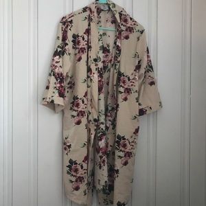 Floral Chiffon-Like Robe. XXL